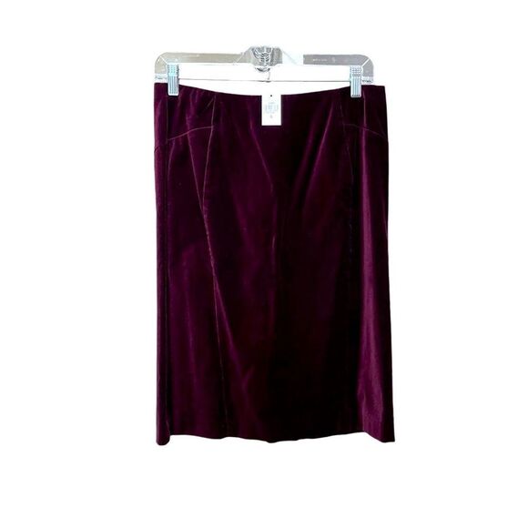🌟NEW🌟Ann Taylor🌟Velvet Maroon 2 Piece Suite - Picture 3 of 4